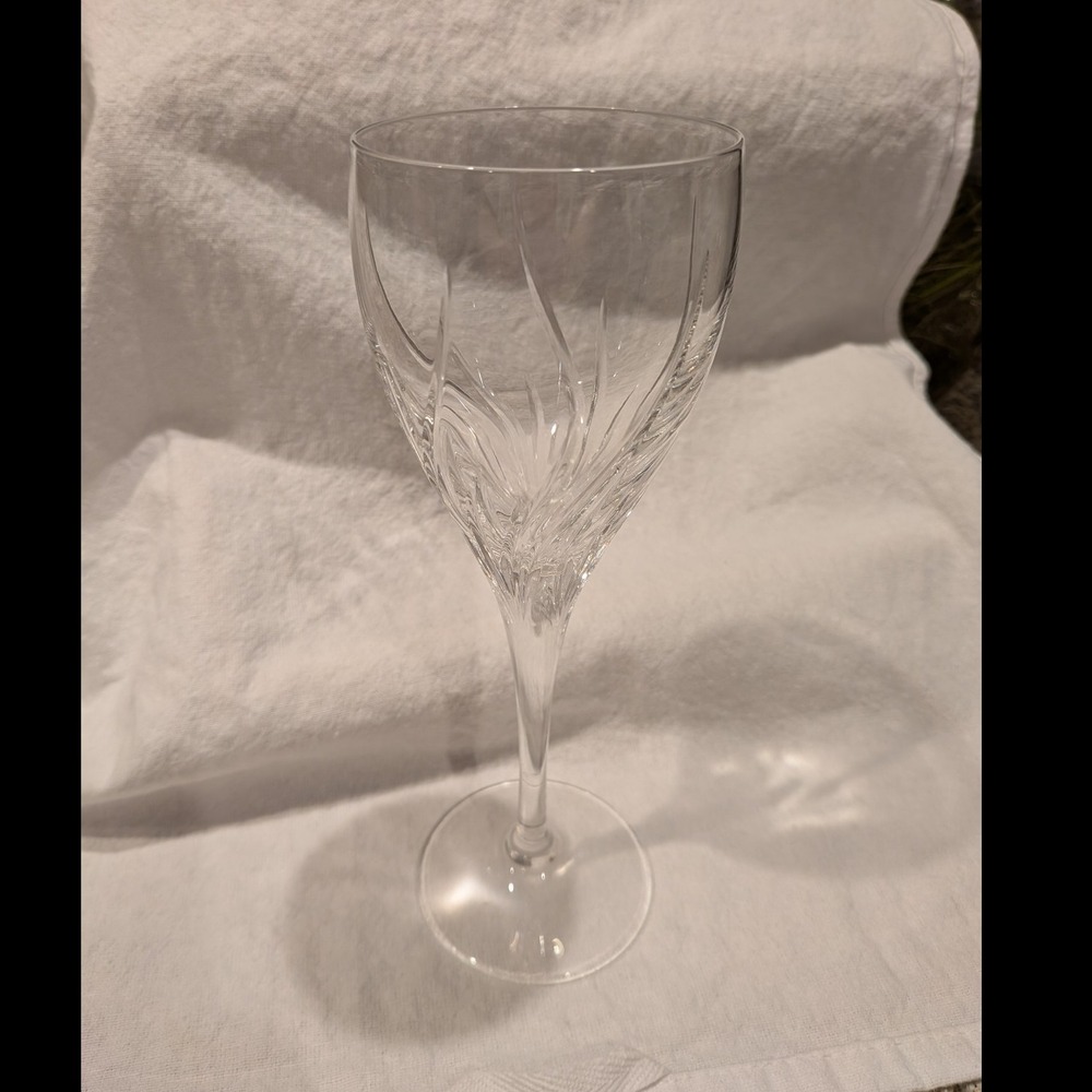 Marquis by Waterford Crystal Red Wine Glass Etched Stemmed Clear Round 9 in